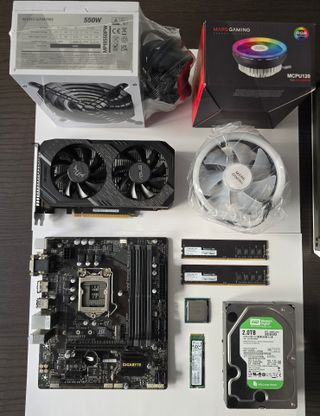 PC Gaming Compacto Blanco i7-6700/ GTX 1650 / 16GB