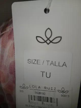 Blusa NUEVA con etiqueta Elegante y Cómoda