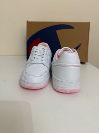 Zapatillas Champion Blancas y Rosas