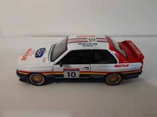 BMW E30 M3 escala 1/18. 21/9 cm aprox