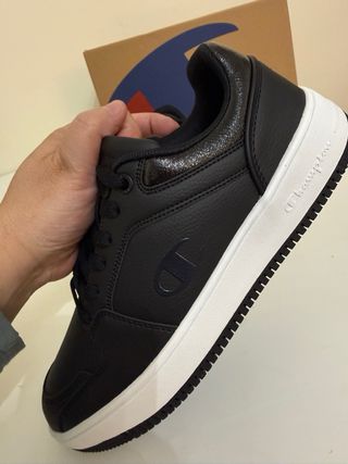 Zapatillas Champion Negras y Blancas