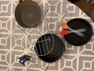 Freidora de aire TAURUS + accesorios nuevos