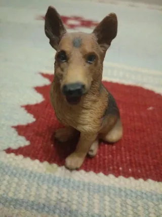 Figura miniatura de Perro Pastor Alemán Resina