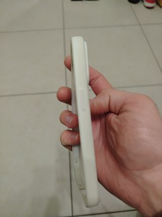 Cover per iPhone 15 Pro con iniziale C