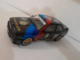 BMW E30 M3 escala 1/18. 21/9 cm aprox
