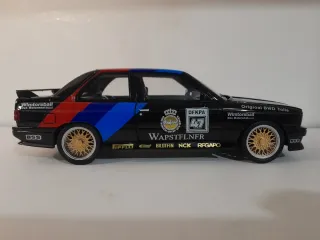 BMW E30 M3 escala 1/18. 21/9 cm aprox