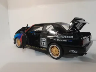BMW E30 M3 escala 1/18. 21/9 cm aprox