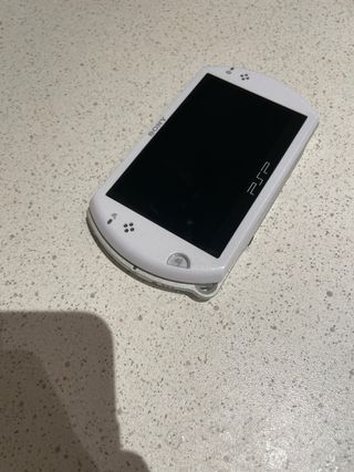 Consola PSP go, incluye cargador original