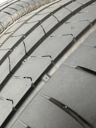 NEUMÁTICOS 215/55 R18 KUMHO ECSTA HS51