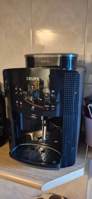 Cafetera Krups Negra