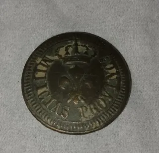 Botón militar antiguo corona flor de lis