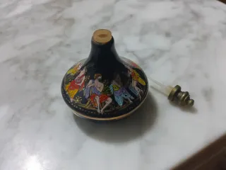 Perfumero antiguo griego.