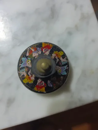 Perfumero antiguo griego.