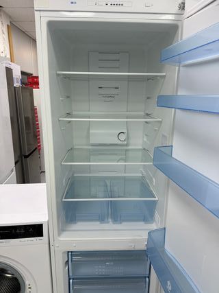 Lavadora Daewoo 6kg + Nevera Balay 1.85m