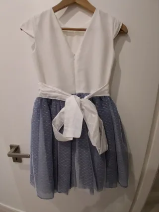 Vestido de cerimónia branco e azul