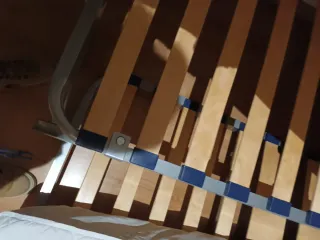 Cama nido. 2 somieres de laminas con patas. 90 cm