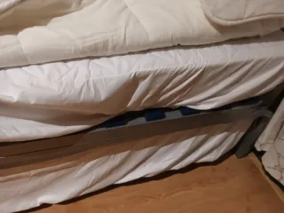 Cama nido. 2 somieres de laminas con patas. 90 cm