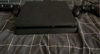 PS4 Slim Negra 1TB + 2 Mandos + FIFA 18