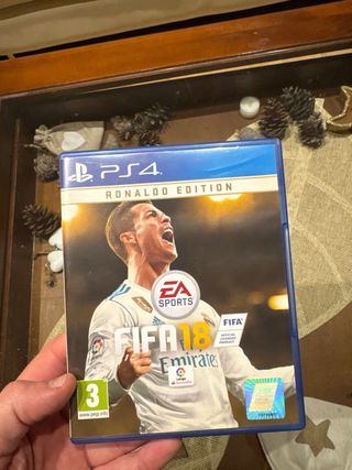PS4 Slim Negra 1TB + 2 Mandos + FIFA 18