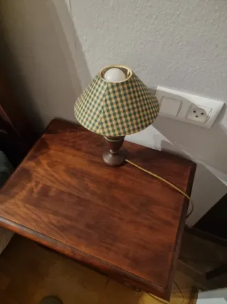 Lámpara de mesita de noche