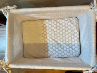 Minicuna bebé con ruedas