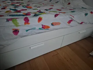 Cama Ikea Brimnes Blanca con 4 Cajones