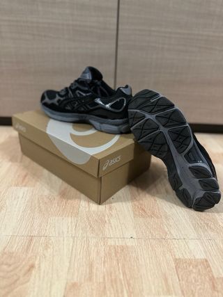 Asics NYC Negras Talla 42