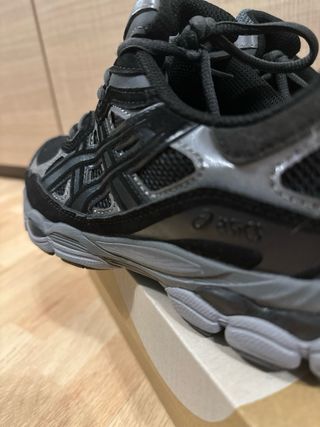 Asics NYC Negras Talla 42