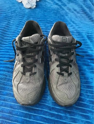 Sapatos New Balance Cinza Tamanho 43