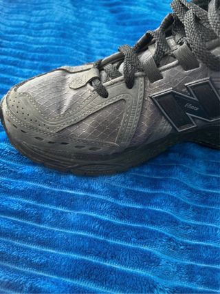 Sapatos New Balance Cinza Tamanho 43