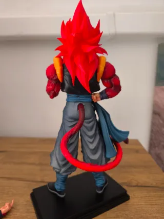 Figura Gogeta SSJ4 34cm Dragon Ball