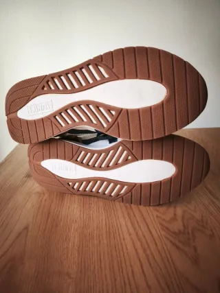 Zapatillas Munich Marrones y Blancas