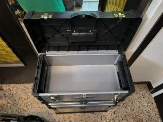 Caja de herramientas HBM con ruedas