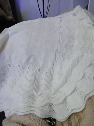 Manta de bebé tejida blanca