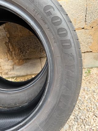 2 Neumáticos Goodyear 225/55/17