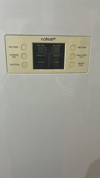 Frigorífico LG con dispensador de agua