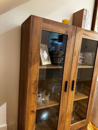 Vetrina in legno e vetro