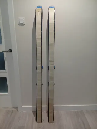 Esquí de travesía. Equipo completo.