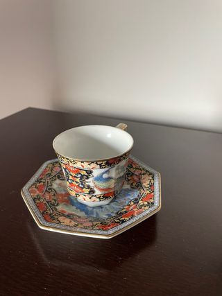 Chávena de café com pires decorado