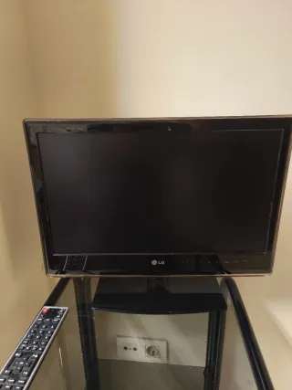 Televisor LG Negro Pequeño