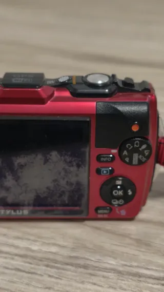 [20/1, 23:34] Andrés: Cámara Olympus Stylus TG-4.