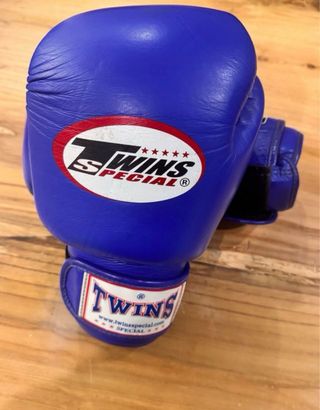 Guantes Muay Thai Twins Special 10 oz