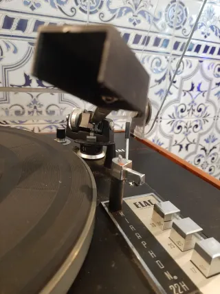 Gira discos / Vitrola ELAC