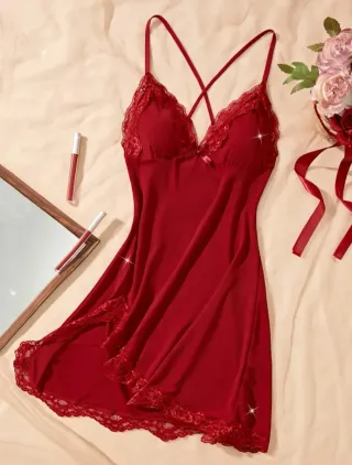 Camisón de encaje rojo