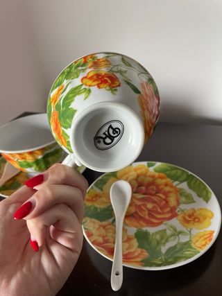 Conjunto 2 chávenas de chá com pires