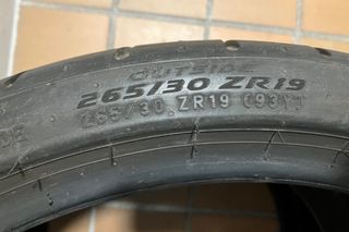 2 Neumáticos Pirelli PZero R1 265/30/19  93Y