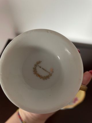 Chávena de chá com pires e colher