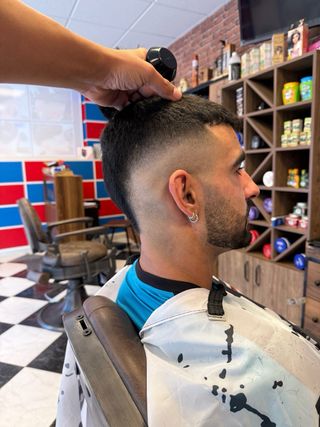 Cortes de pelo modernos y clásicos en(Cintruénigo)