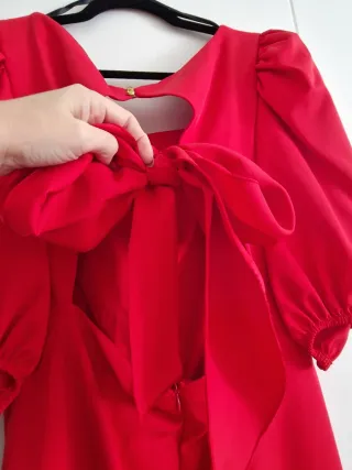 Vestido rojo midi invitada