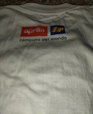 T-shirt taglia L